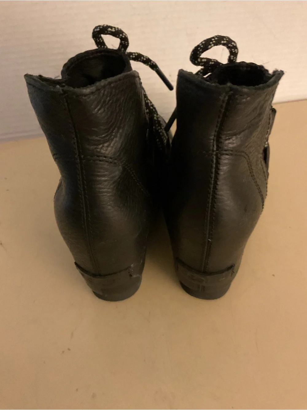 Sorel women black leather platform waterproof boots US 5